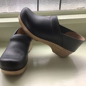 Dansko Professional Oiled Black Leather Clog
